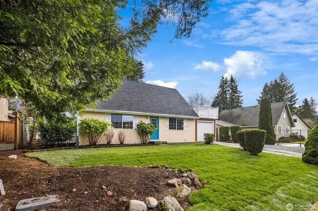Building Photo - Kirkland 4 bedrooms 2 bathrooms single family house. Lake Washington School district. Close to To...