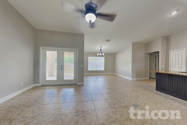 Foto del edificio - 7438 Watson Ln