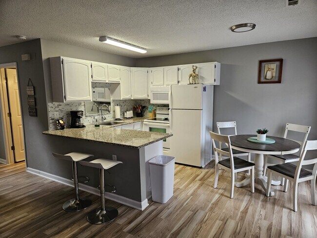 Foto del edificio - 1301 Mountain Meadows Way