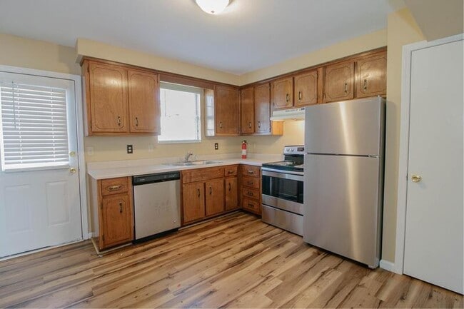 Building Photo - 371 Peabody Dr