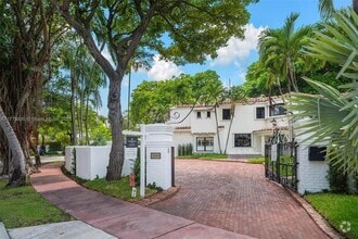 Building Photo - 3500 Flamingo Dr