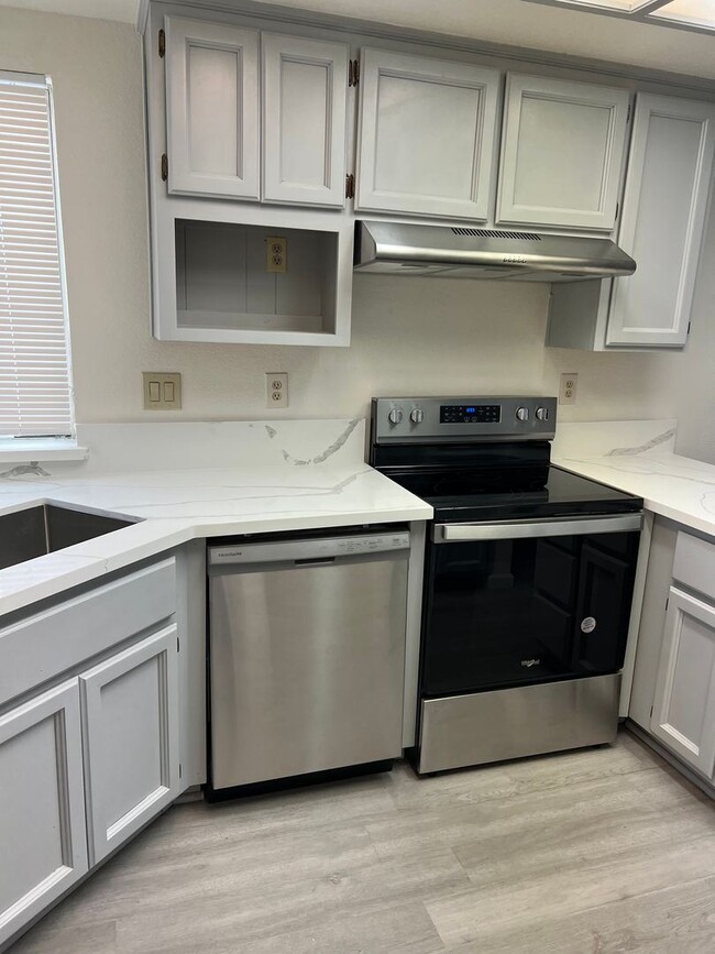 Building Photo - 3 br, 2 bath House - 1894 Bridgecreek Drive