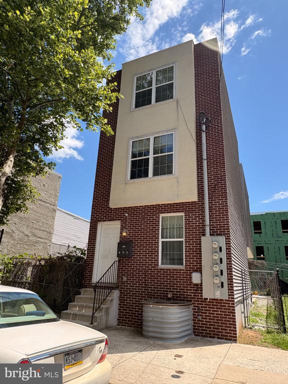 Building Photo - 1407 N Bouvier St
