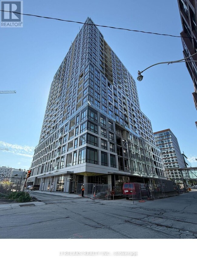 Building Photo - 15 Richardson St