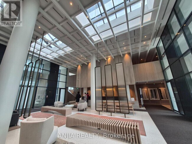 Photo du bâtiment - 225-4225 Commerce St