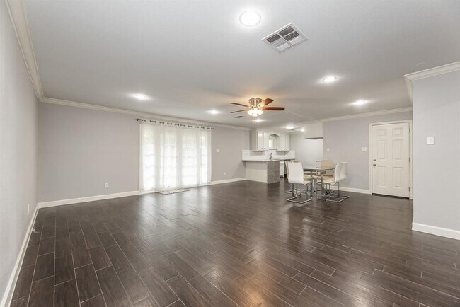 Foto del edificio - 6119 Shadow Crest St