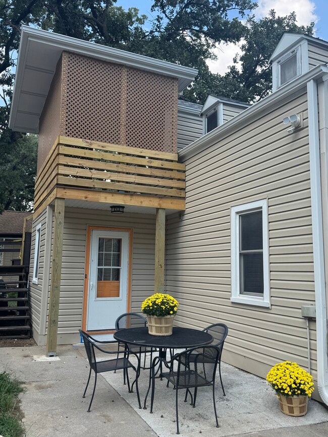 Front entrance - 27 Country Club Rd