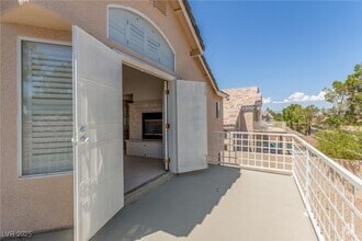 Building Photo - 3030 Cooper Creek Dr