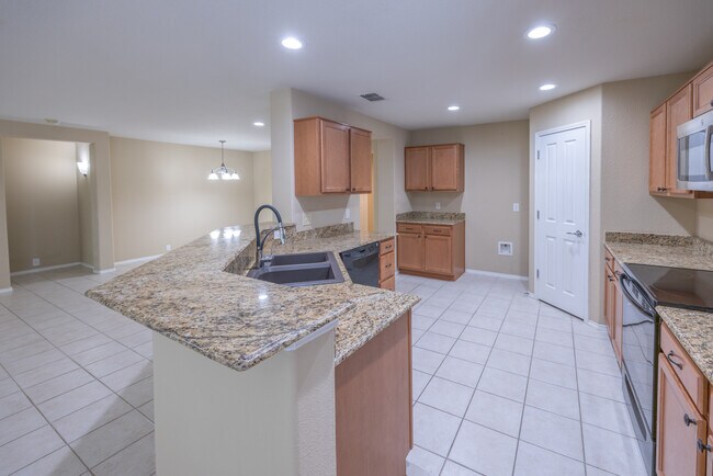 Foto del edificio - 15905 Avenel Way