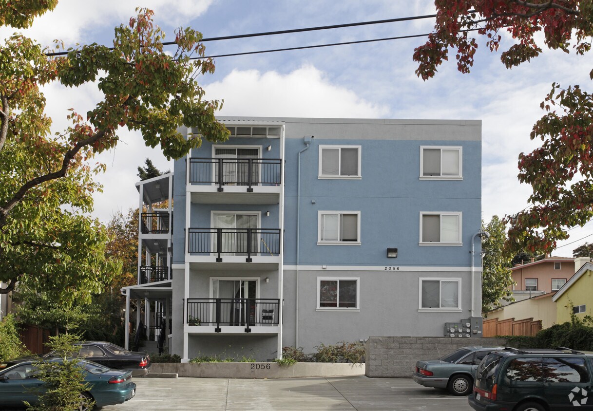 Primary Photo - 2056 35th Ave
