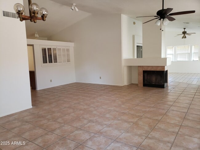 Building Photo - 2708 W Gila Ln