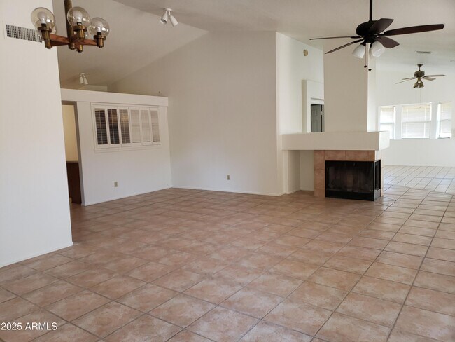 Foto del edificio - 2708 W Gila Ln