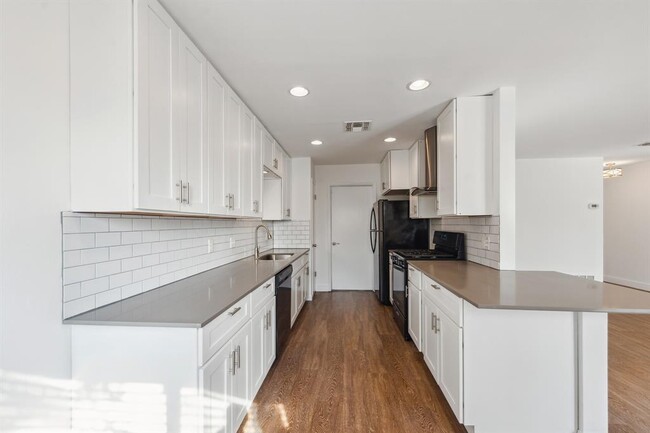 Building Photo - 807 Chisholm Valley Dr