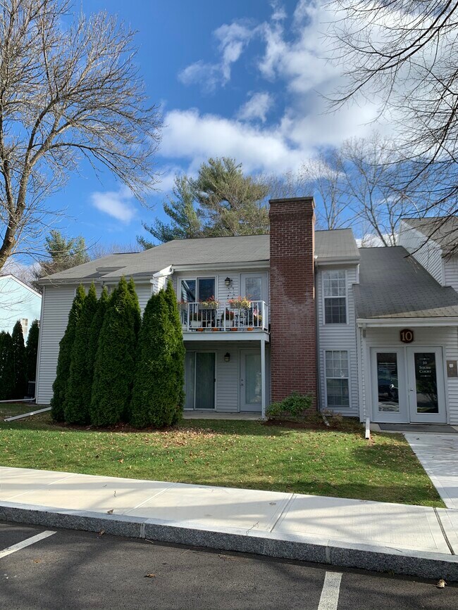 Building Photo - 10 Squire Ct