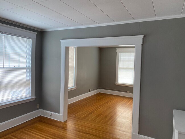 Building Photo - 812 Edgewood Ave