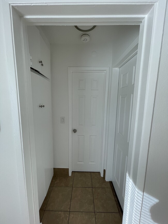 One bedroom hallway - 1513 S Arlington Ave