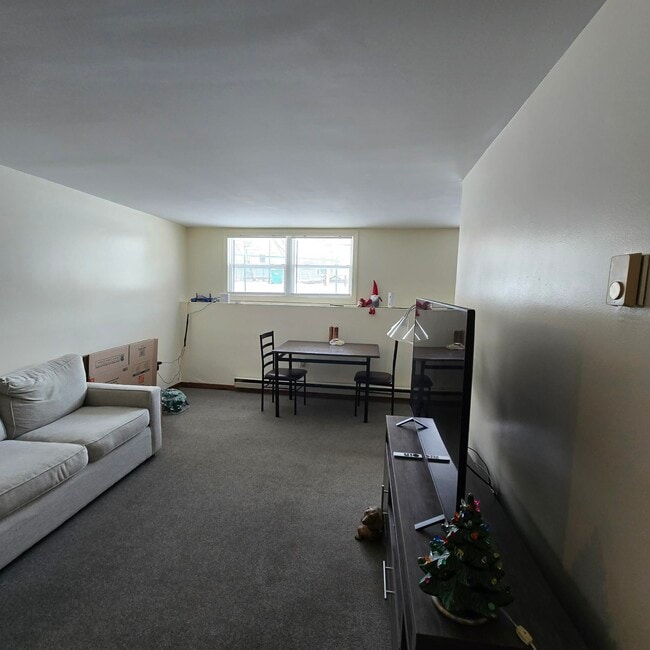 Building Photo - 2 Hancock St