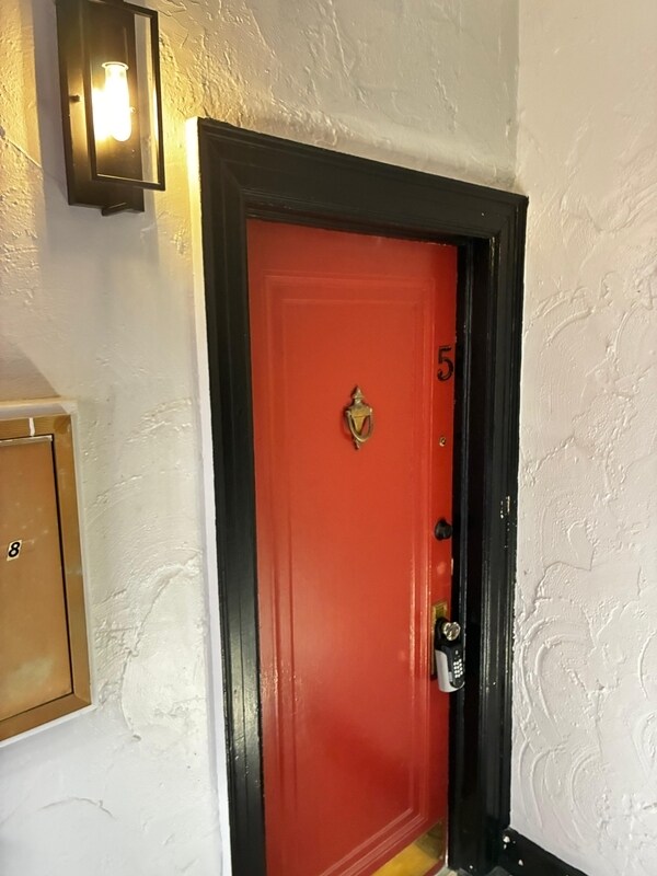 Foto del edificio - 2738 Riverside Ave