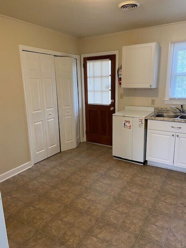 2015 Old Mountain Creek Rd Unit 3, Greenville, SC 29609 Condo for