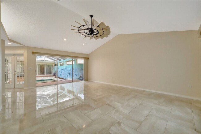 Building Photo - 3BR/2.5BA Private Pool Home | Chestnut Creek Community in Venice