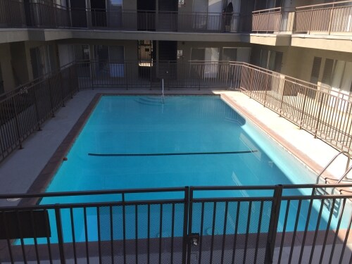 Building Photo - Hollywood Apartment