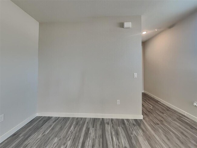 Building Photo - 636 Raglands Rd