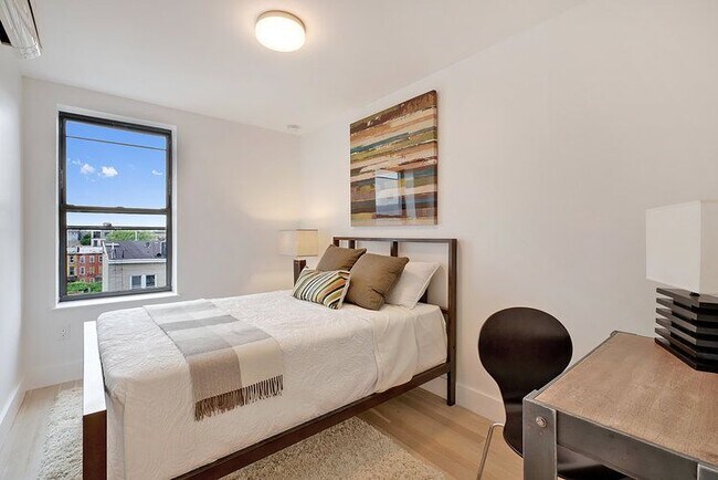 Foto del edificio - 951 Madison St