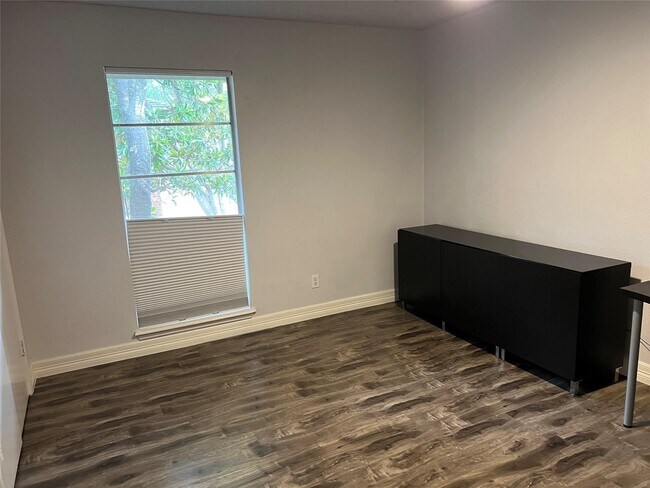 Building Photo - 6417 Bayou Glen Rd