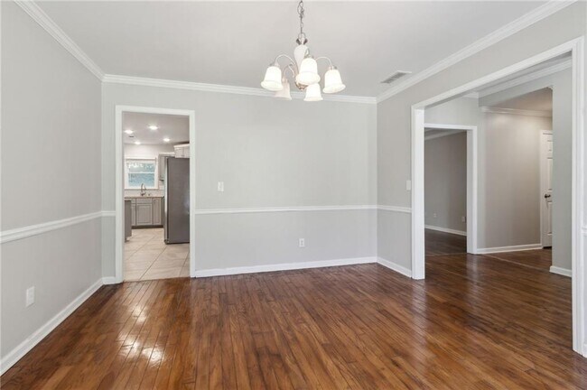 Building Photo - 356 Fenbrook Way SW
