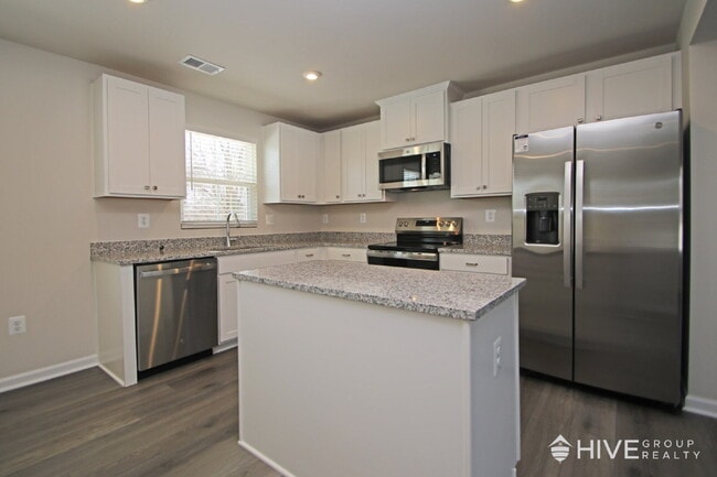 Photo - A Hidden Gem Surrounded by Trees Apartment