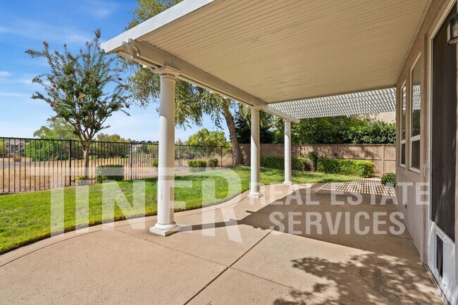 Foto del edificio - 1397 Haddington Dr