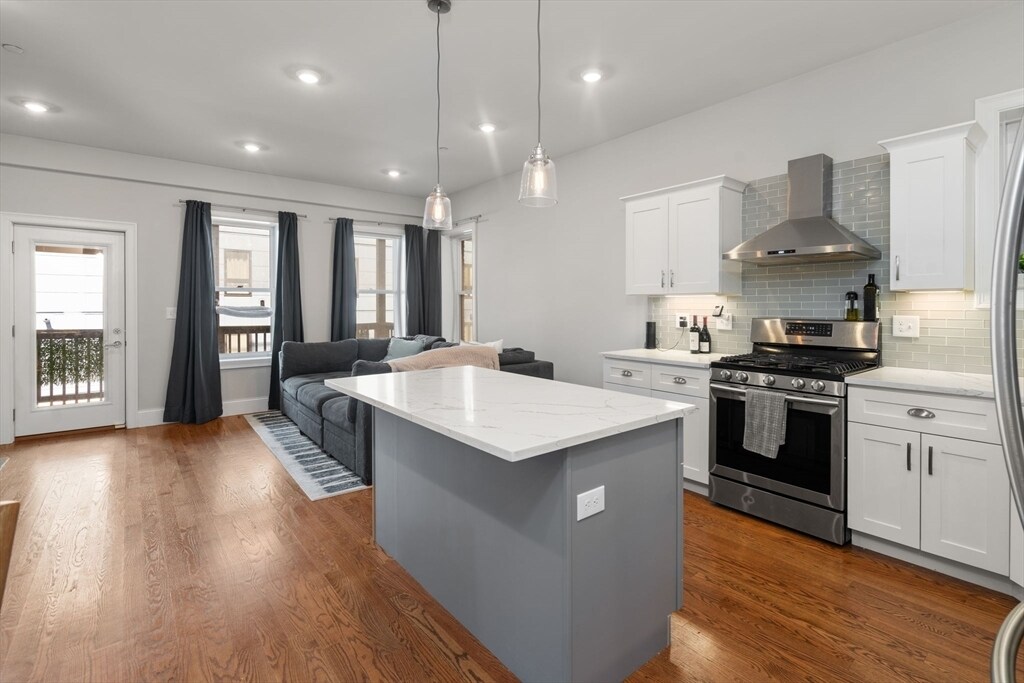 Foto principal - 338 Meridian St