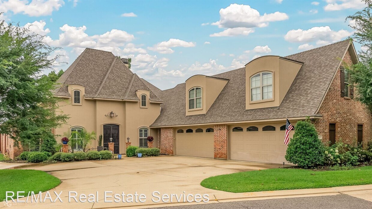 Primary Photo - 4 br, 3.5 bath House - 205 Beau Sejour