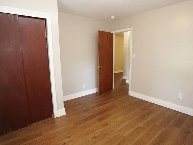 Building Photo - 260 Brighttown Rd
