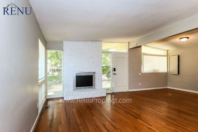 Foto del edificio - Spring into Savings: 50% off your first mo...