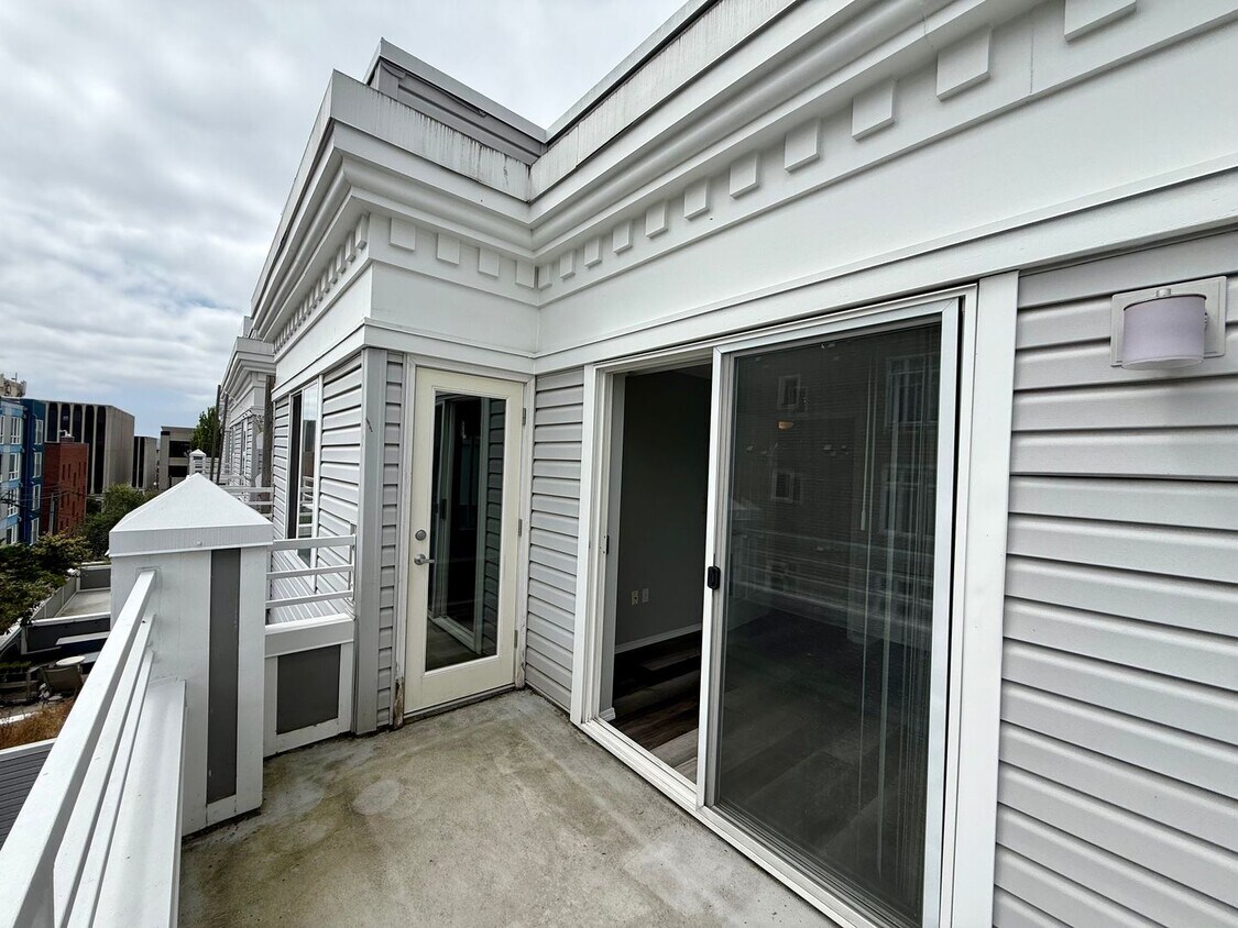 Primary Photo - Uptown Condominiums - Lower Queen Anne