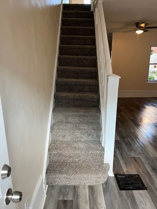 Building Photo - Remodeled Home - Harrowgate