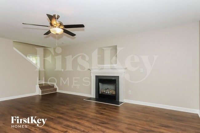 Foto del edificio - 8125 Rolling Meadows Ln