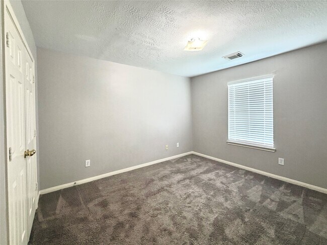 Foto del edificio - 6415 Mountain Pines Ln