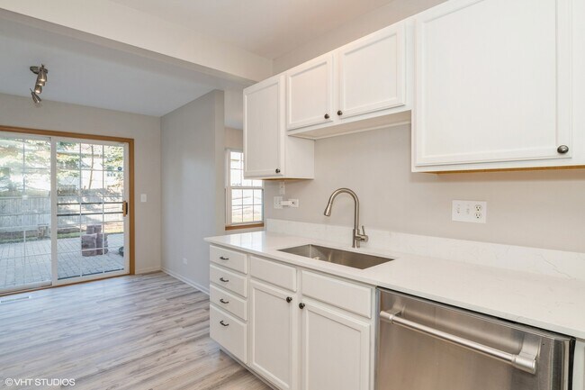 Building Photo - 39112 N Aberdeen Ln
