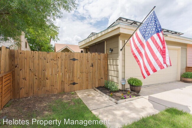 Foto del edificio - 2 br, 1 bath House - 6842 Maple Springs St.