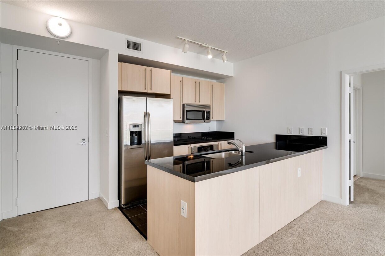 Foto principal - 79 SW 12th St