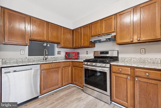 Building Photo - 7420 Houndsbury Ct