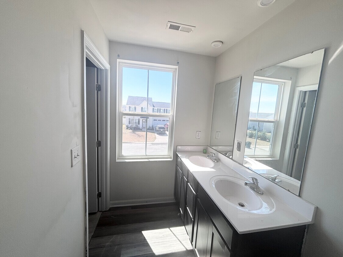 Foto del edificio - Room in House on Browband St