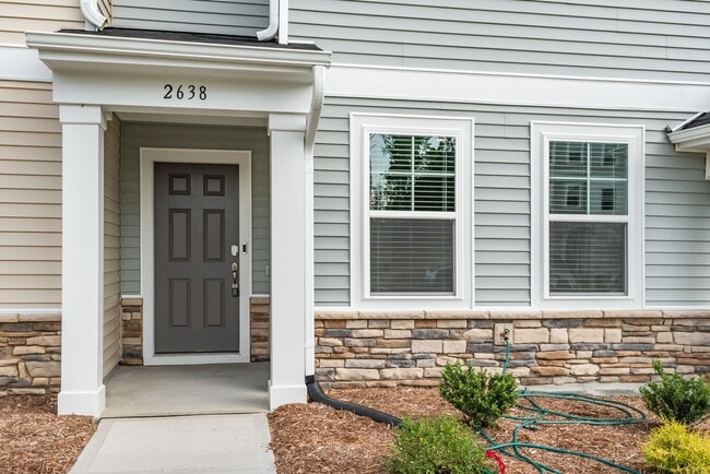 Building Photo - Just Listed! Beautiful 3BR/3.5BA Townhome + $500 Off First Month's Rent
