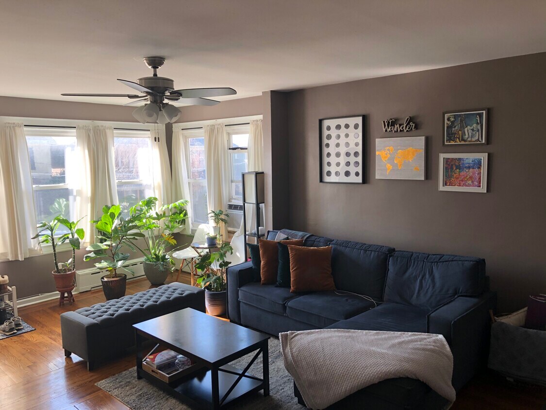 219 Oakwood Ave Unit First Floor, Staten Island, NY 10301 Apartments