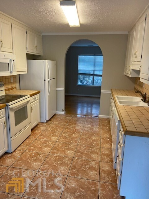 Building Photo - 3840 Walters Park Dr