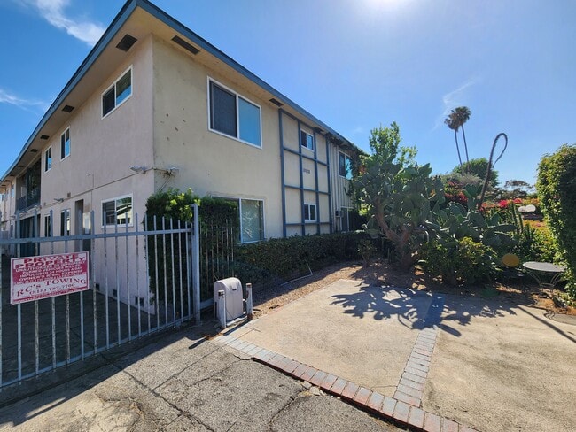 Building Photo - 10838 Morrison St