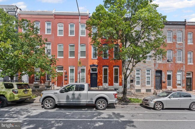 Building Photo - 1715 N Broadway