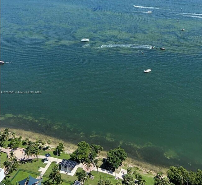 Foto del edificio - 1750 N Bayshore Dr
